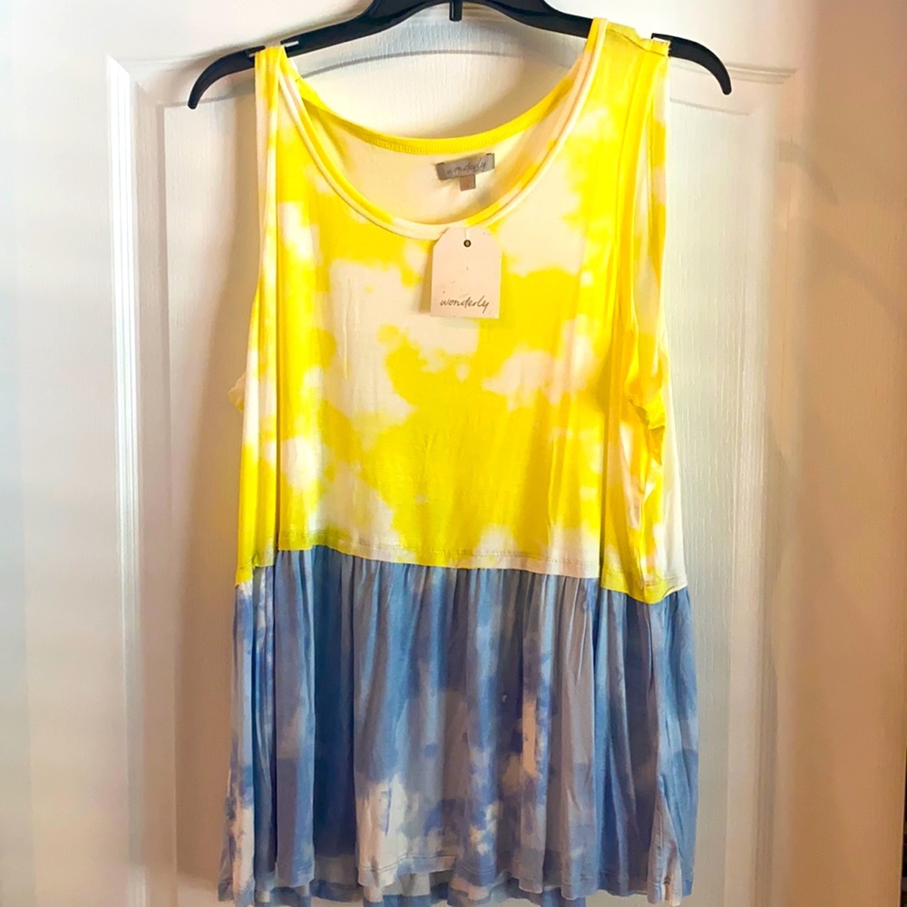 Sleeveless top Pelham style.